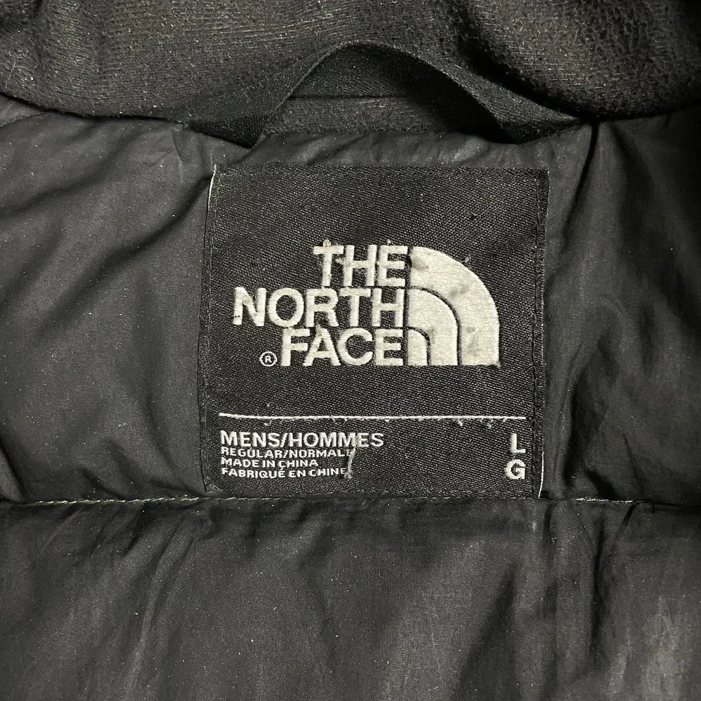 North Face 550 Puffer Vest Size Large‎ Multicolor Camouflage Pattern Full Zip